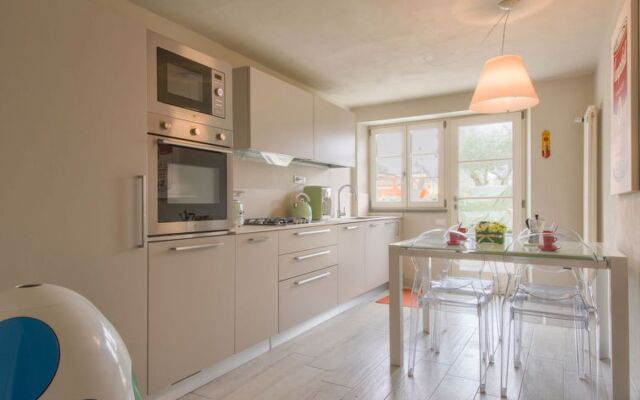 House Glicine Lucca