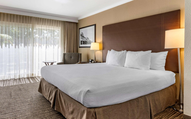 Best Western Plus Garden Court Inn
