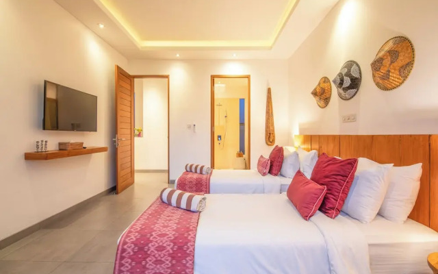 Luxury 4BR Haven, Steps to Canggu's Beach Elegance