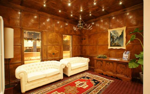 Adler Family & Wellness Clubresidence