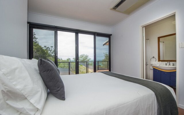 The Beach House At Arthur Bay