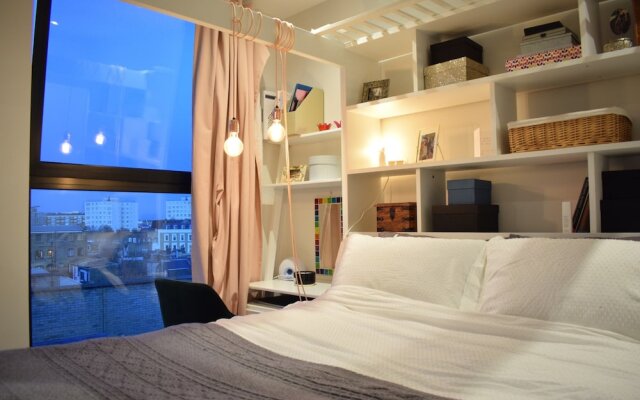 Contemporary 1 Bedroom Flat With Balcony in Hackney