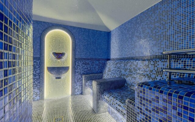 SKY RIVER Club Complex