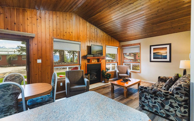 Overlander Mountain Lodge