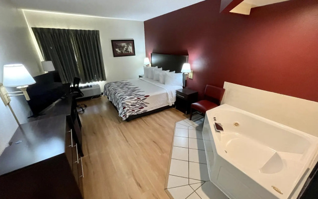 Red Roof Inn Clyde
