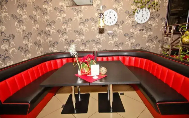 Hotelik Bej