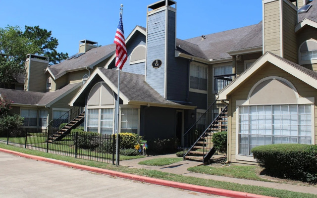 OYO Apartments at Champions Green