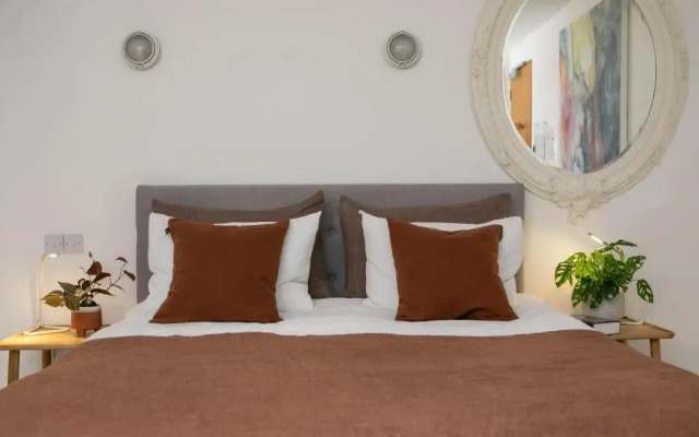 The Luxury Inn