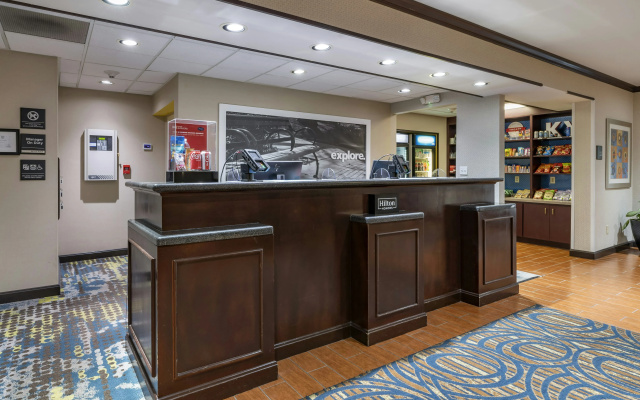 Hampton Inn & Suites Louisville East