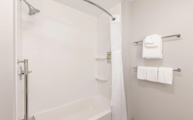 Holiday Inn Express & Suites Rantoul, an IHG Hotel