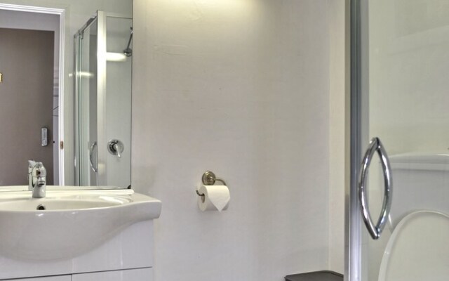 Delatite Apartments - Timbertop and Fir