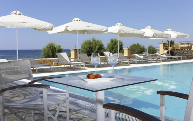 Artina Hotel