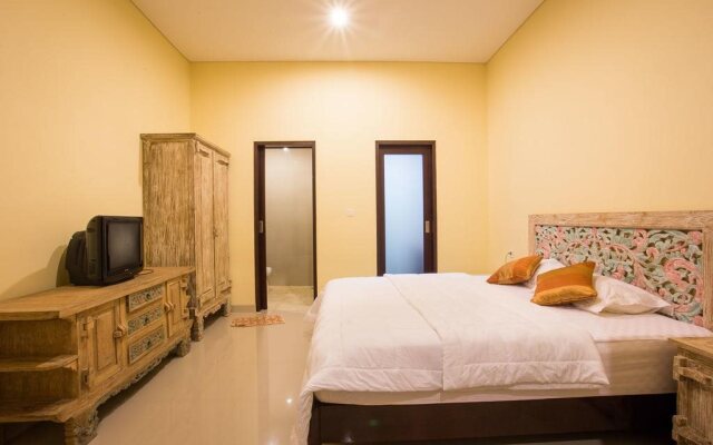 Candra Guest House