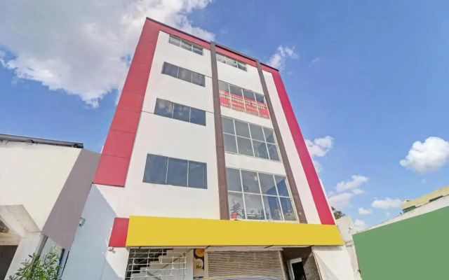 OYO Flagship 80554 Hanuma Residencies