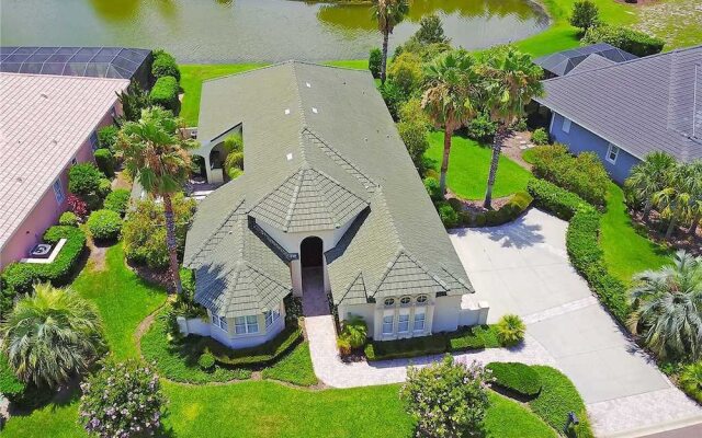 Royal Swan - Three Bedroom Home