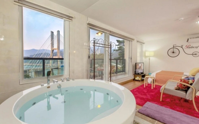 Jecheon Montmartre Pension