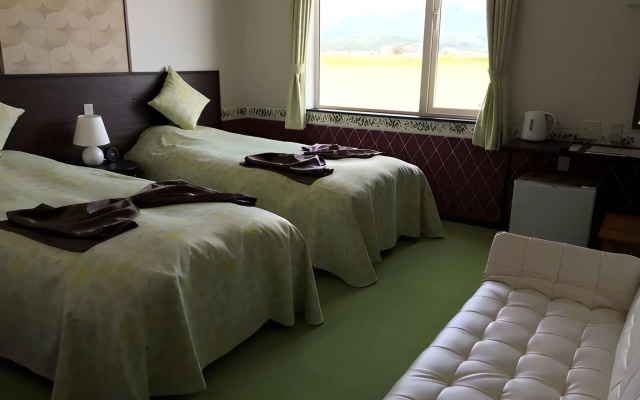 Petit Hotel Blanc Fleur – Guest Rooms – Nakafurano