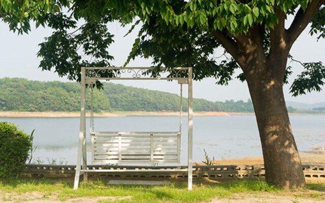 Ganghwa Stream-side for Rest Pension