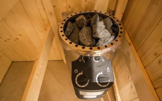 Ruterra Apt with Sauna and Billiards