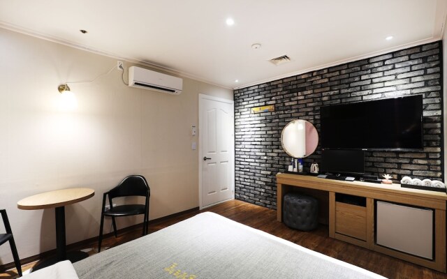 Sinpo Healing Motel