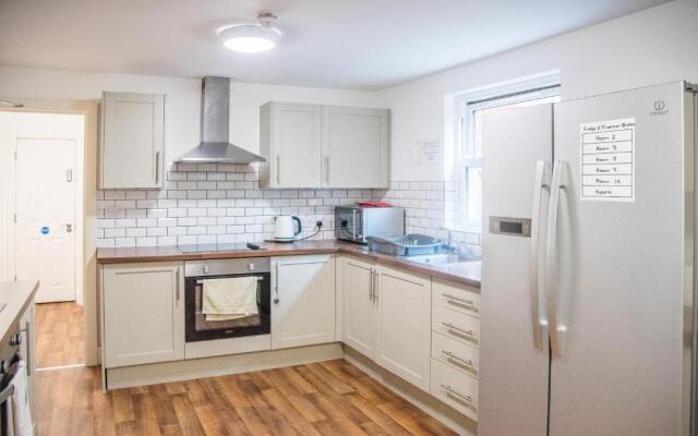 Stunning Room - Amazing Location - Room 4