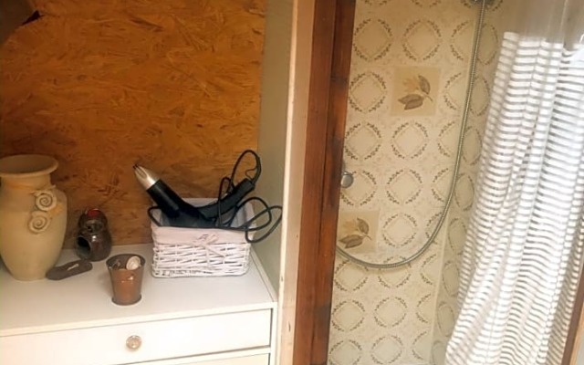 Séjour avec piscine chauffée