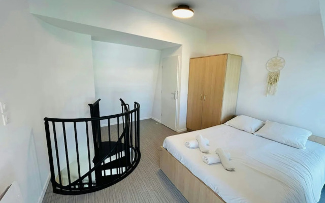 We Live In R - Duplex 501