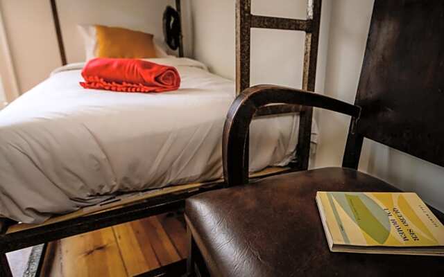 De Pedra e Sal Hostel & Suites