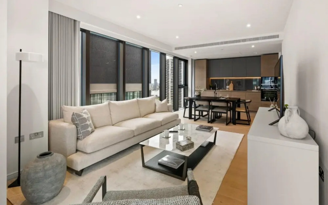 Deluxe two Bedroom Canary Wharf Apartment With River Views