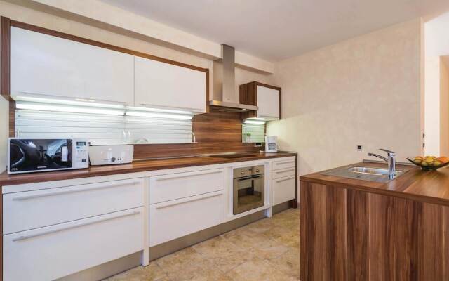 Stunning Home in Turcic With Wifi and 4 Bedrooms