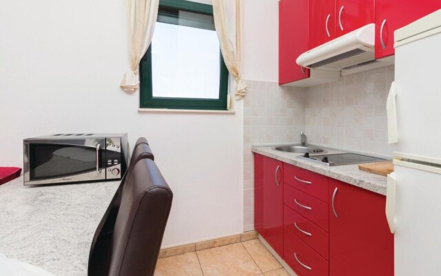 Amazing Home in Pasman With Wifi and 8 Bedrooms