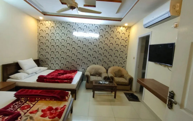 The Mall Luxury Guest House