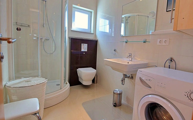 Claudia 1 Ra anj in Ra anj