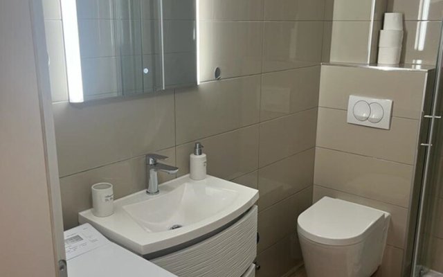 A1 apt With Balcony and sea View, 3 min to Beach