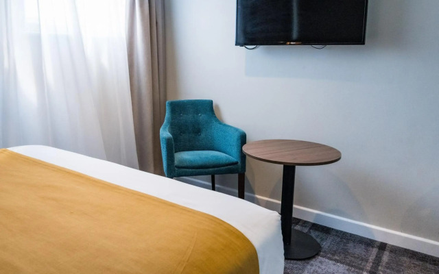 Almondsbury Inn & Lounge