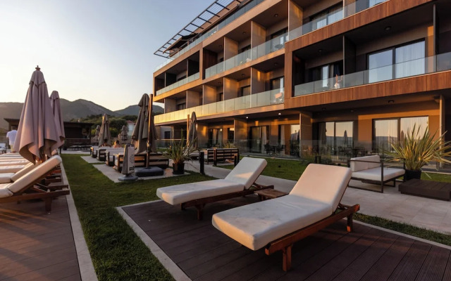 Royal Blue Resort & Residence