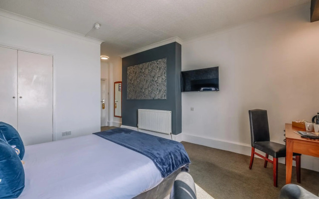 Muthu Westcliff Hotel (Near London Southend Airport)