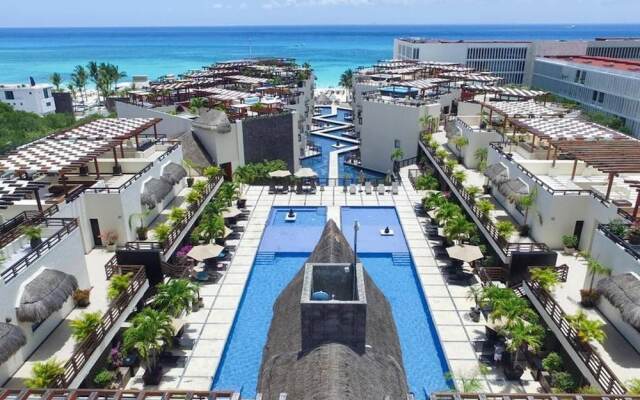 Beachfront Condo by Mamitas Beach