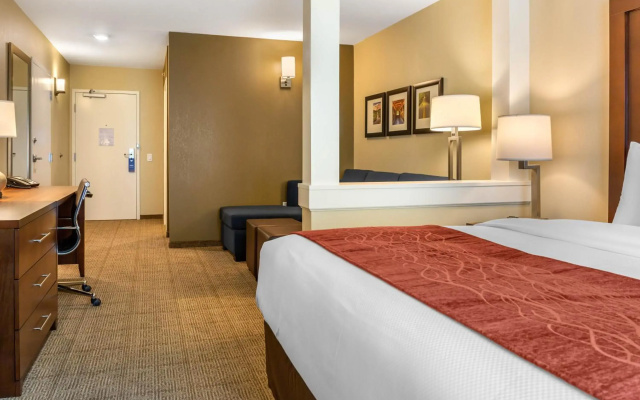Comfort Inn & Suites