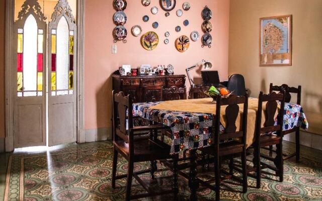 Hostal Balcones Consulado