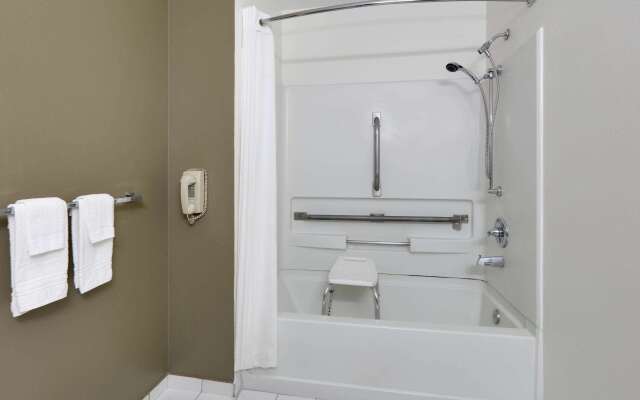 Super 8 by Wyndham Roswell