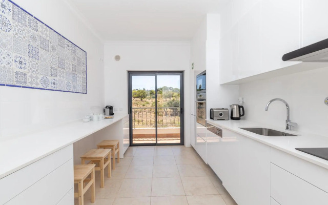 Santa Maria Apartment at Porto de Mos beach