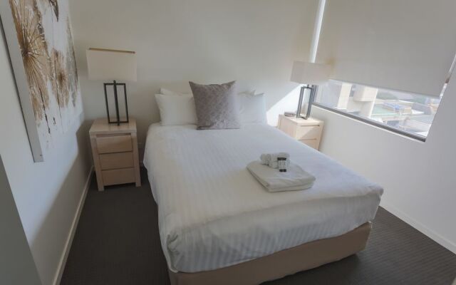 Watt Street Studio Apartment w/ Ocean Views