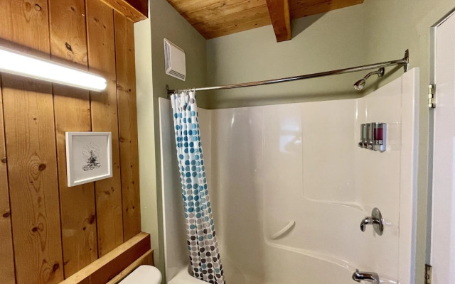 Best Coast Cabin