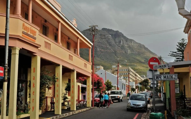 The Paragon LUXE with Rooftop Pool and Gym