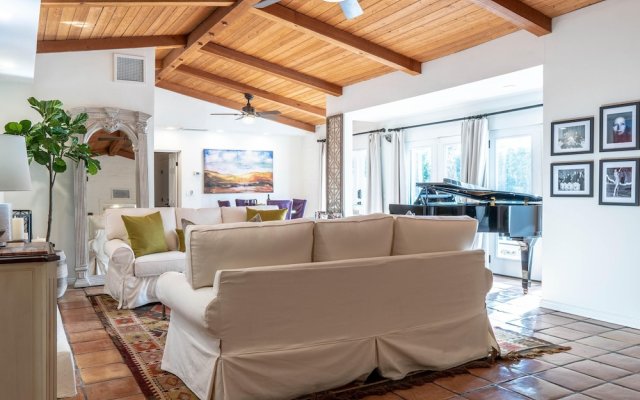 Mariposa on San Lorenzo