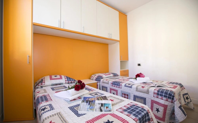 Porto Letizia Mimosa 2