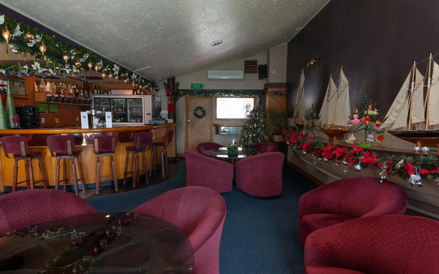 Picton Beachcomber Inn