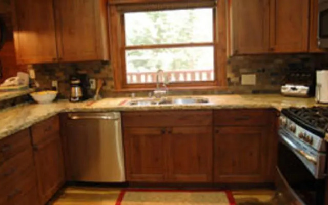 RedAwning Cabin #9 Boots Heaven