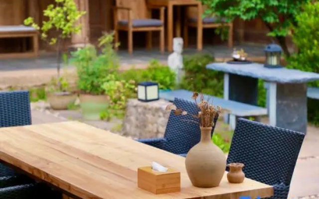 Shaxi Ancient Town Qingyun Homestay